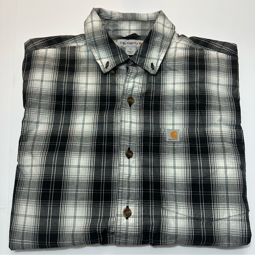 Carhartt Relaxed Fit Button up Shirt. Men’s size Medium